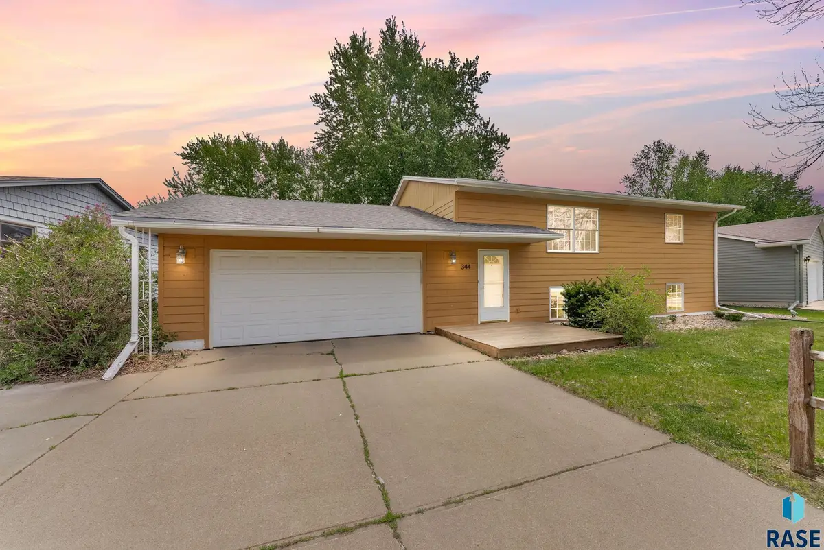 344 N Holiday Ave, Sioux Falls, SD 57103 - #1