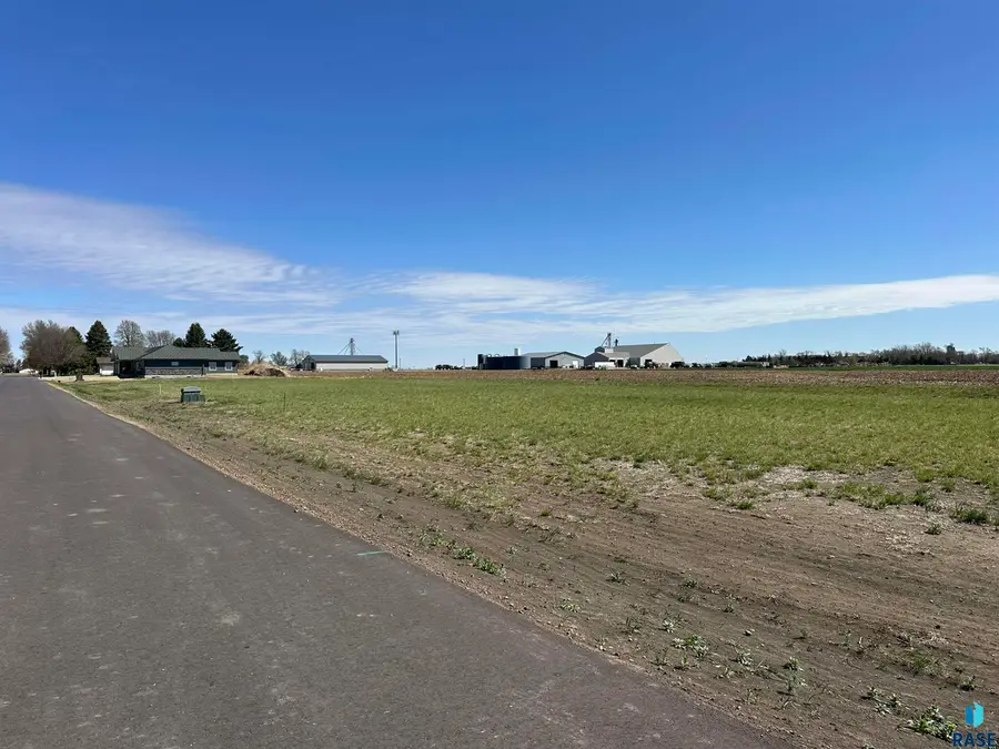2 S Alfalfa St, Menno, SD 57045 - #3