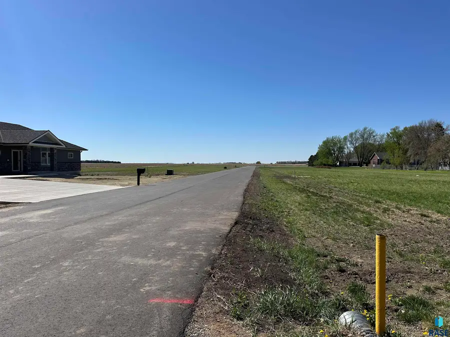 7 S Alfalfa St, Menno, SD 57045 - #2