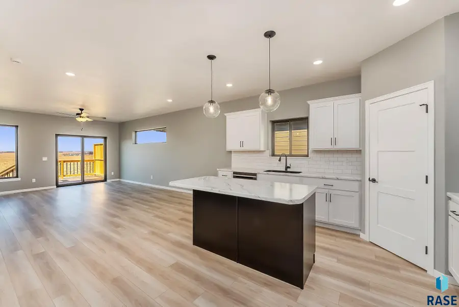 2031 S Sonoma Pl, Sioux Falls, SD 57106 - #3