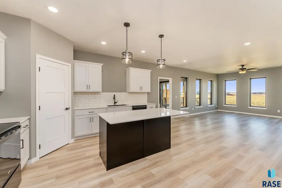 2033 S Sonoma Pl, Sioux Falls, SD 57106 - #3