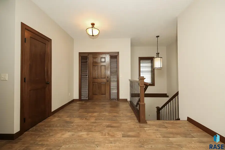 8201 E Arctic Willow Cir, Sioux Falls, SD 57110 - #3