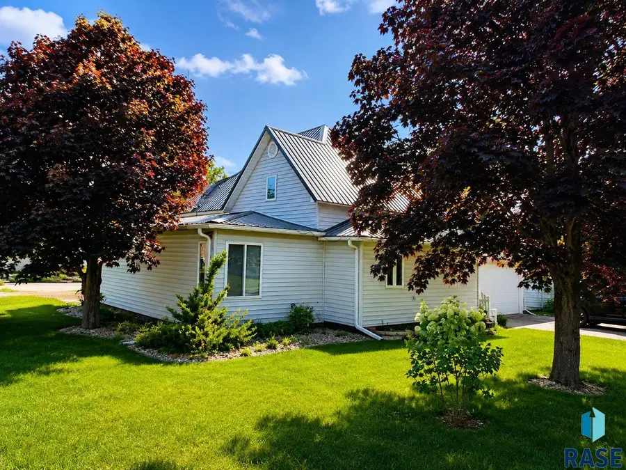 311 2nd St, Wakonda, SD 57073 - #2