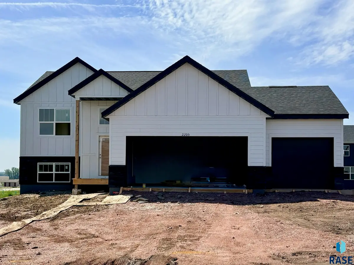 2205 E Alexa St, Brandon, SD 57005 - #1