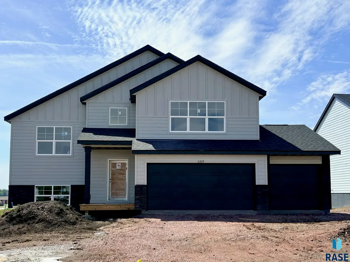 2209 E Alexa St, Sioux Falls, SD 57110 - #1