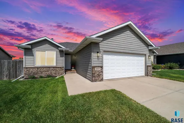 5600 W Oakcrest Dr, Sioux Falls, SD 57107