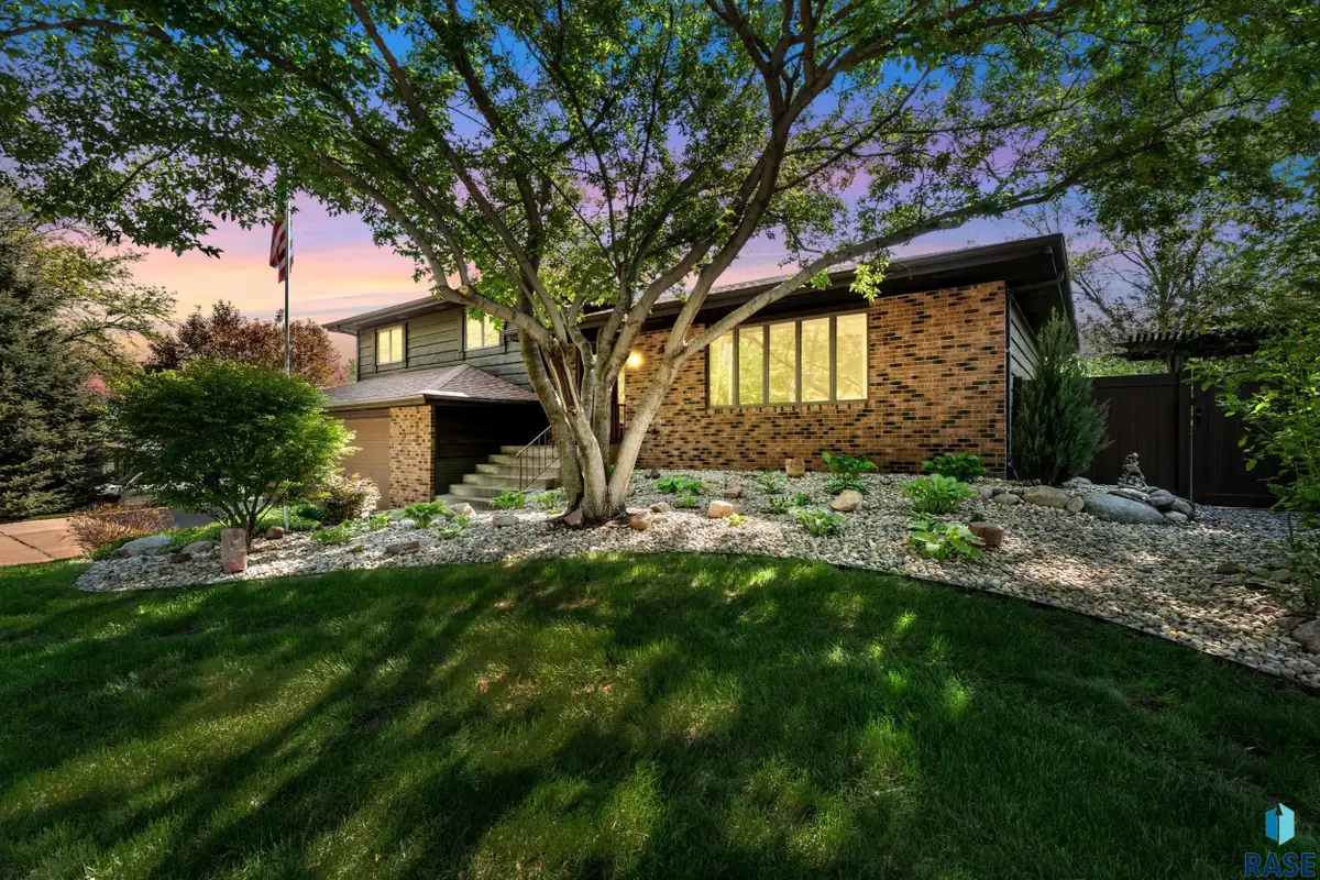 4708 S Birchwood Ave, Sioux Falls, SD 57103 - #1