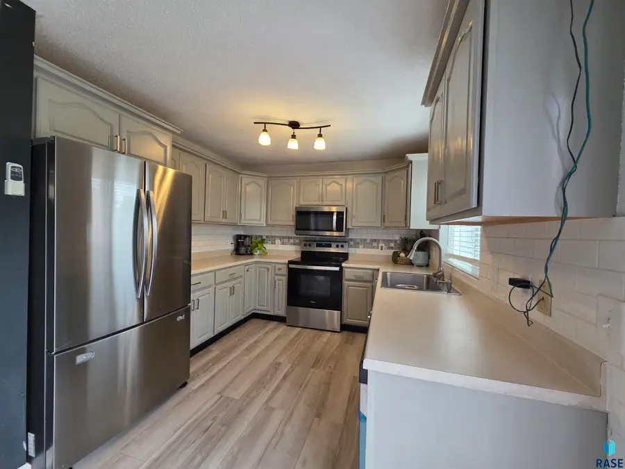 4409 W Antelope Dr, Sioux Falls, SD 57107 - #3