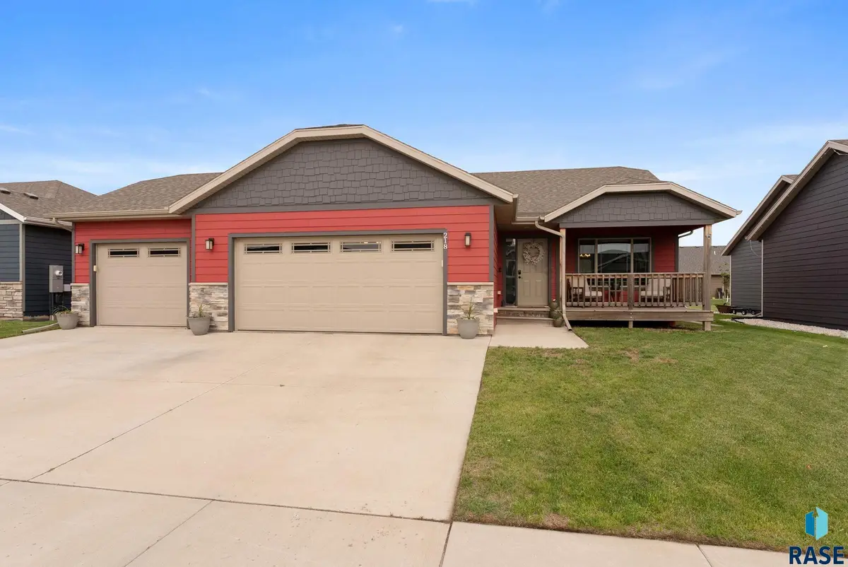 218 Creekside Ave, Harrisburg, SD 57032 - #1