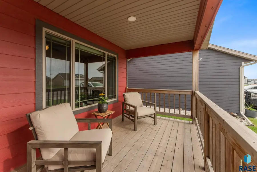 218 Creekside Ave, Harrisburg, SD 57032 - #2