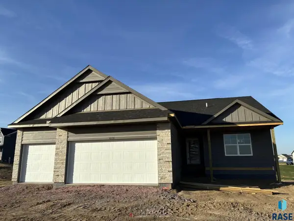 6216 W Goldberg Dr, Sioux Falls, SD 57107