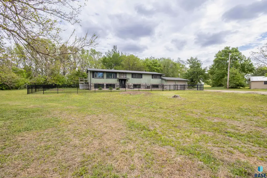 29594 472nd Ave, Beresford, SD 57004 - #2