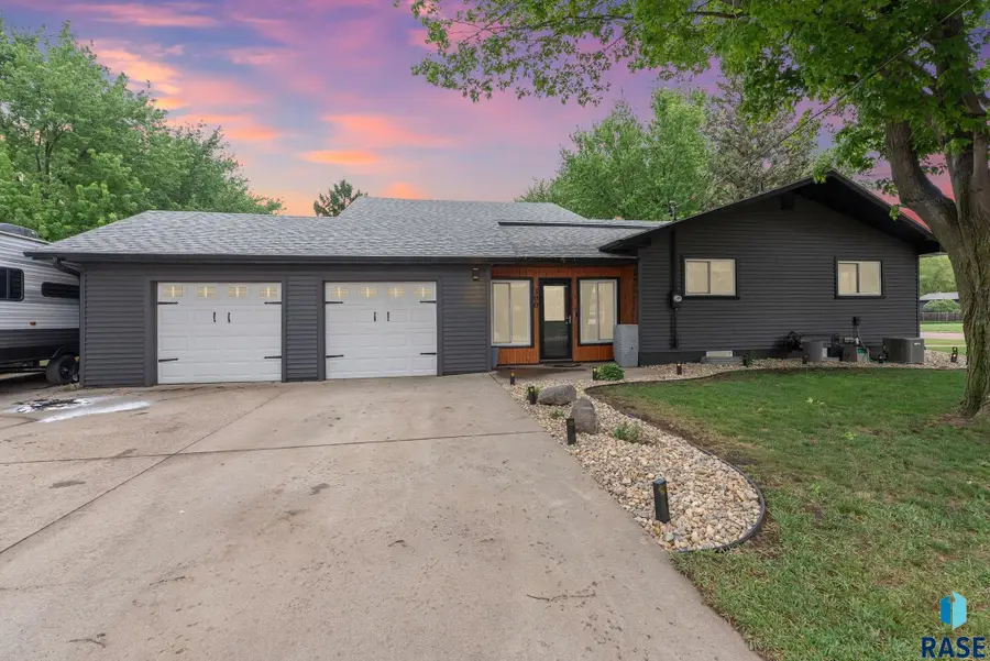 300 W Maple St, Tea, SD 57064 - #2