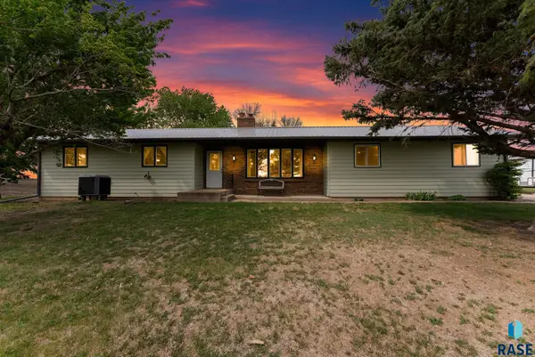 46284 268th St, Chancellor, SD 57015