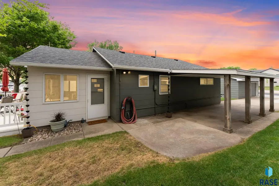 6630 Peninsula Pt, Wentworth, SD 57075 - #2