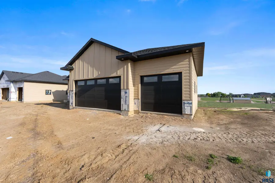 6505 E Fieldview St, Sioux Falls, SD 57110 - #2