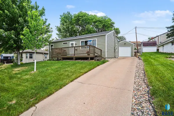 710 S Roberts Dr, Sioux Falls, SD 57104