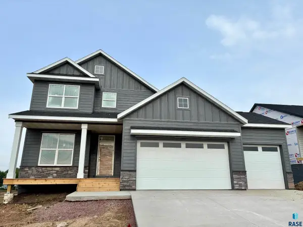 2616 S Copper Creek Ave, Sioux Falls, SD 57110