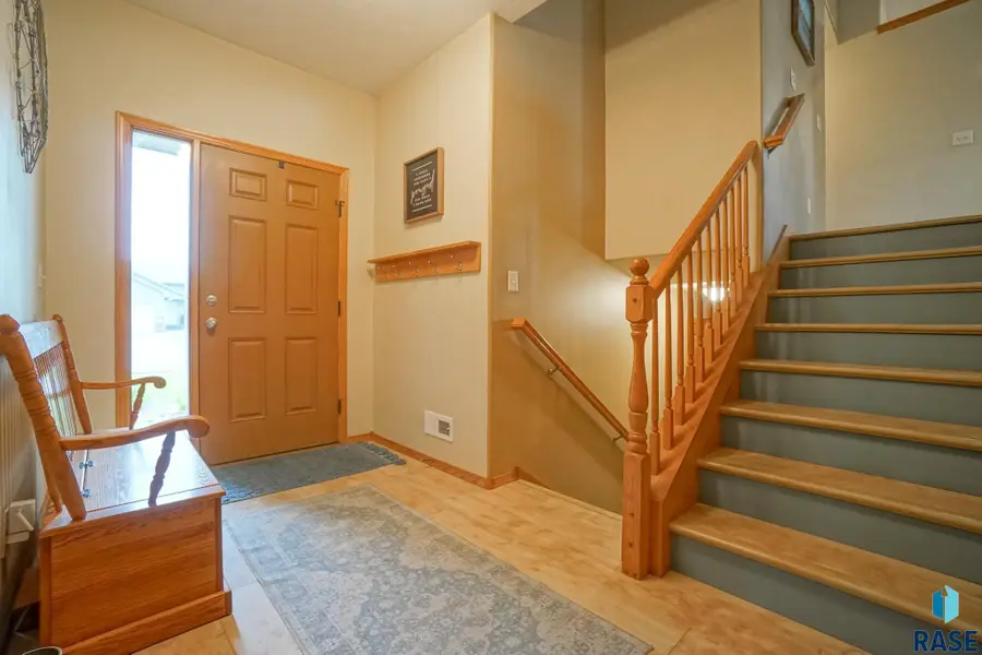 8801 W 18th St, Sioux Falls, SD 57106 - #2