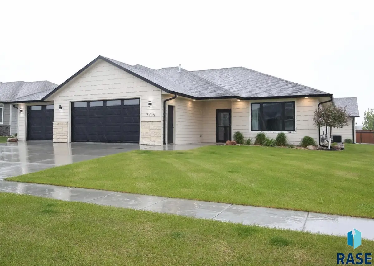 705 Quartzite Cir, Tea, SD 57064 - #1