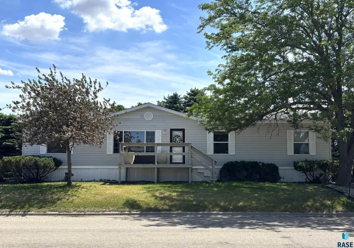120 W 4th Ave, Miller, SD 57362 - #1