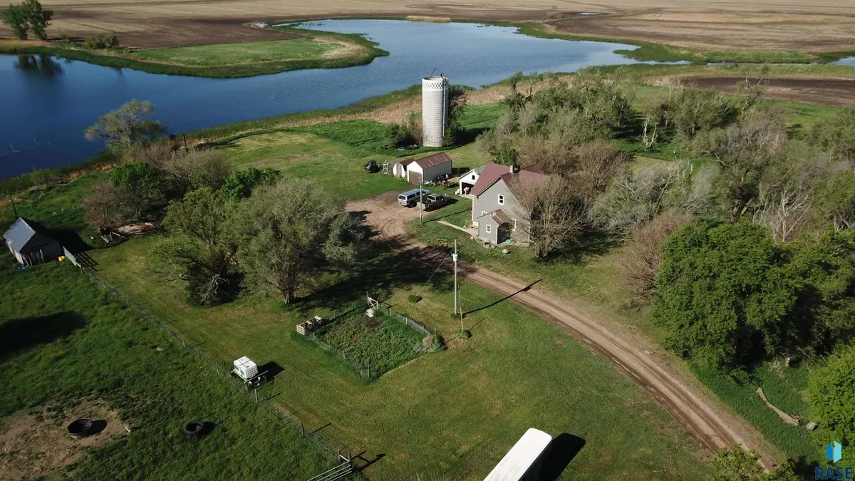 29147 437th Ave, Menno, SD 57045 - #1