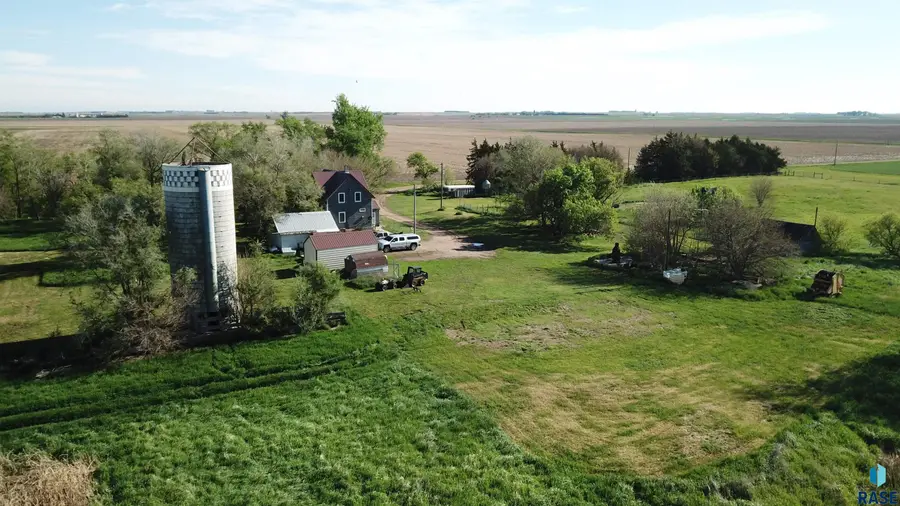 29147 437th Ave, Menno, SD 57045 - #3