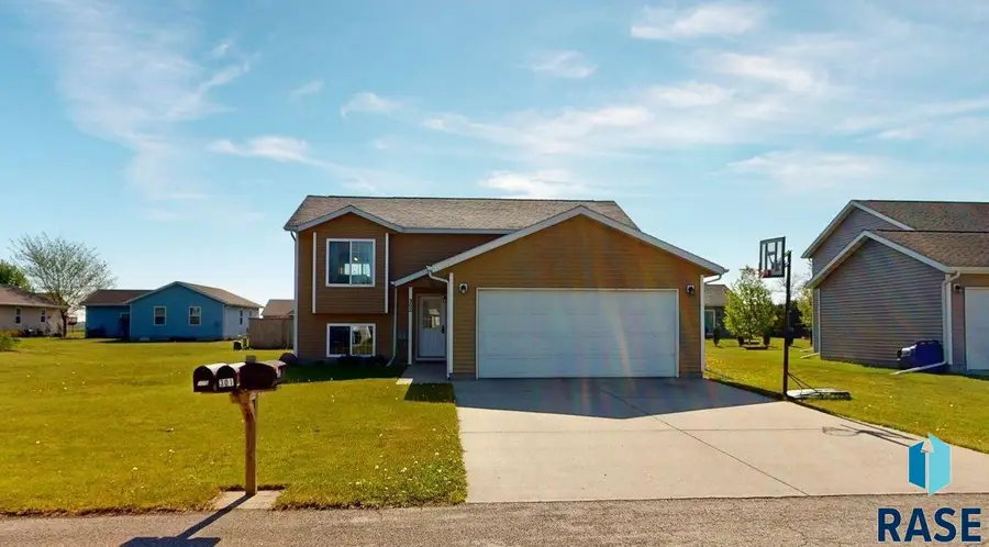 302 Lilac Ave, Aurora, SD 57002 - #2