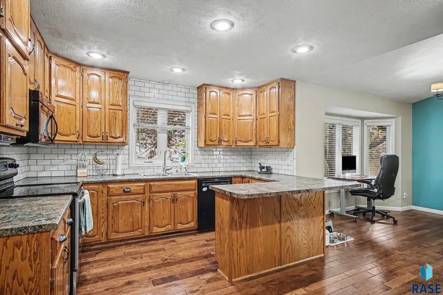 3808 S Kris Dr, Sioux Falls, SD 57103 - #2