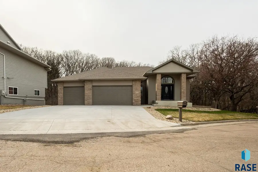 7 N Sun Valley Pl, Sioux Falls, SD 57110 - #2