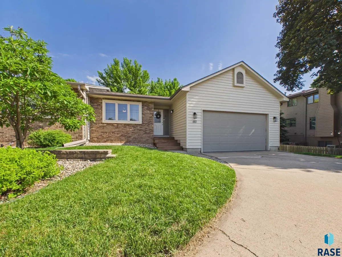 610 E 57th St, Sioux Falls, SD 57108 - #1