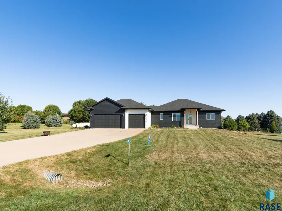 9010 E 33rd St, Sioux Falls, SD 57110 - #3