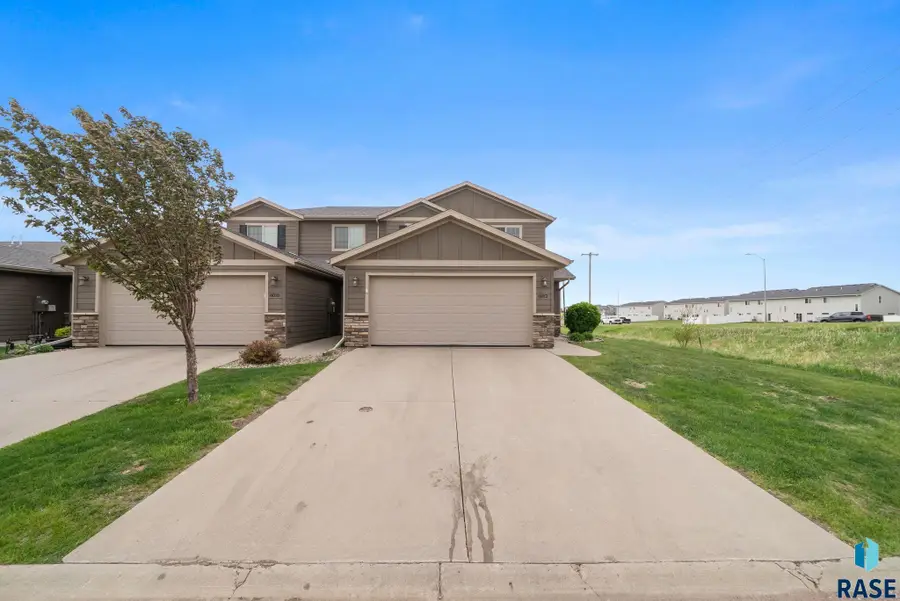 6012 S Plainside Pl, Sioux Falls, SD 57108 - #3