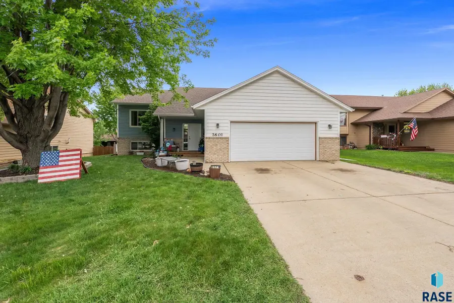 2601 S Avondale Ave, Sioux Falls, SD 57110 - #3