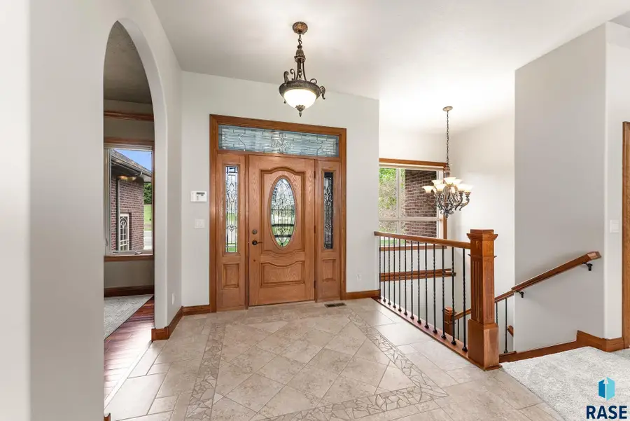 5700 S Lazy Ridge Pl, Sioux Falls, SD 57108 - #3