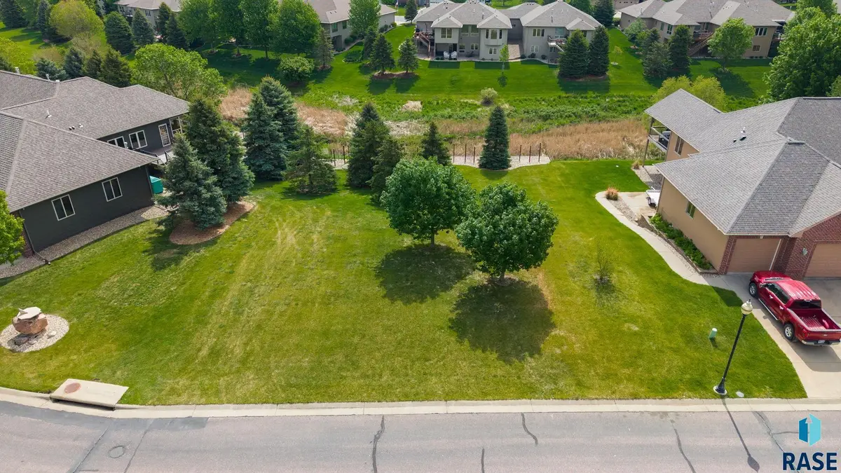 5704 S Lazy Ridge Pl, Sioux Falls, SD 57108 - #1