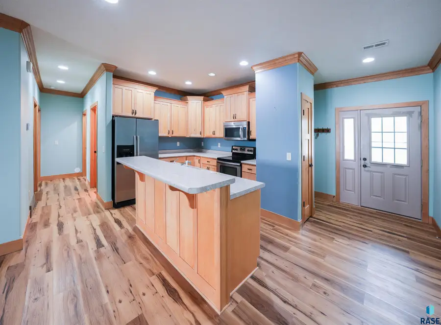 5011 Sunset Blvd, Madison, SD 57042 - #3