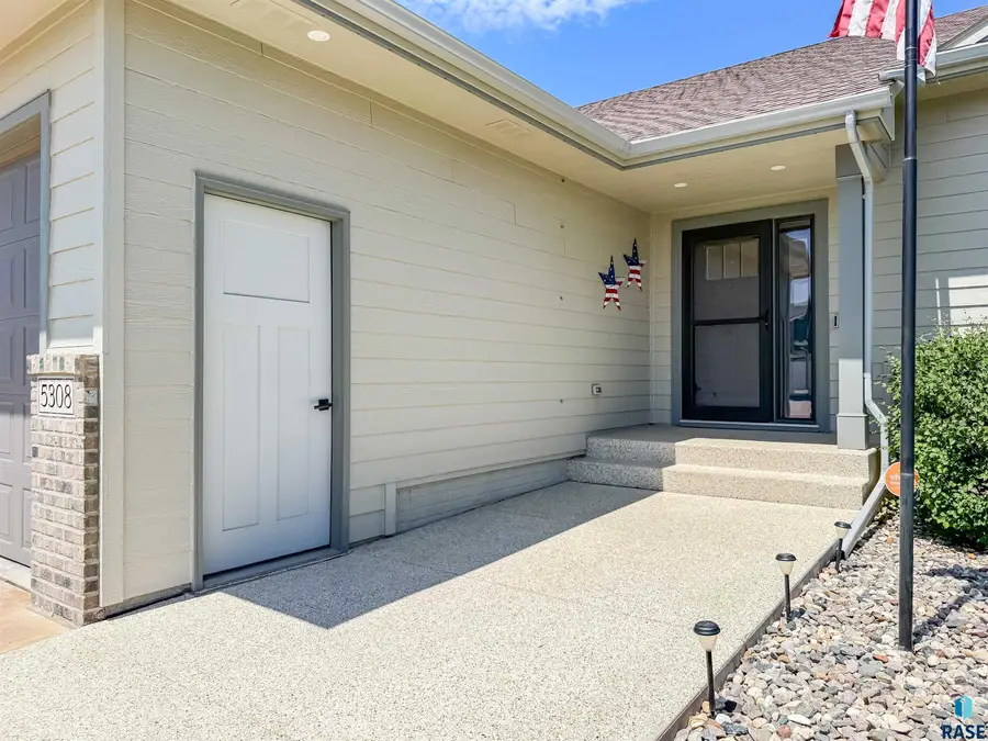 5308 E 63rd St, Sioux Falls, SD 57108 - #2