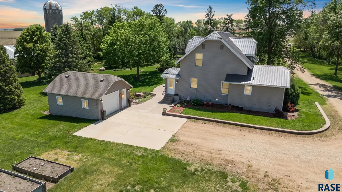 45428 Sd-46 Hwy, Irene, SD 57037 - #1
