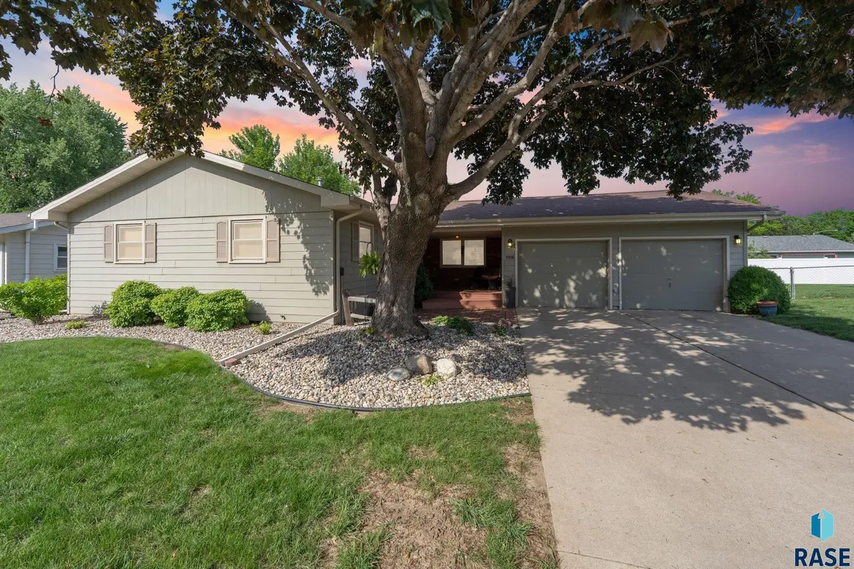 4308 S Hickory Hill Rd, Sioux Falls, SD 57103 - #1