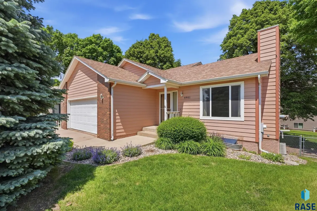 4901 S Shamrock Cir, Sioux Falls, SD 57106 - #1