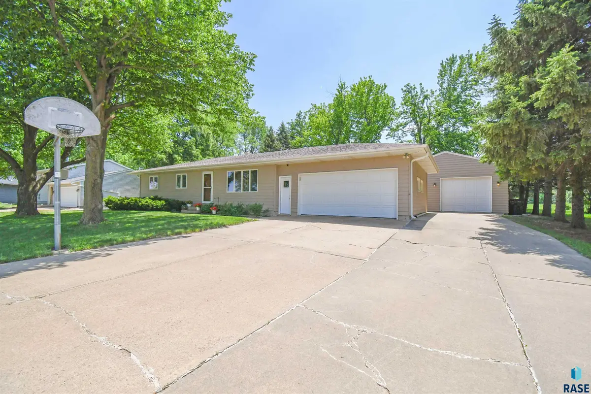 8317 W 42nd St, Sioux Falls, SD 57106 - #1