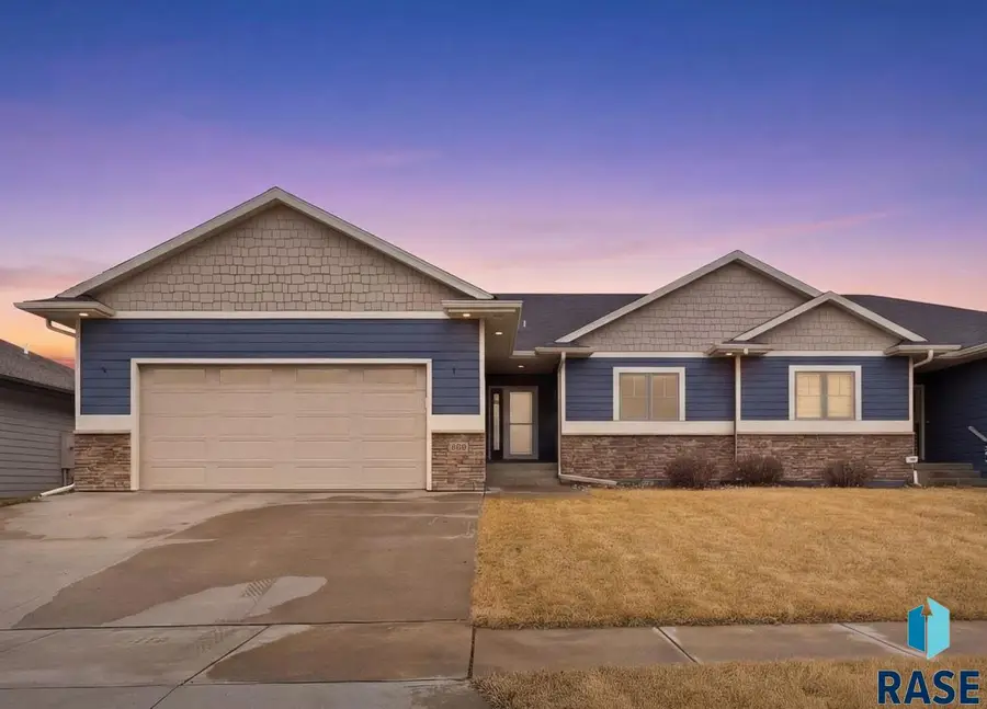 3619 S Infield Ave, Sioux Falls, SD 57110 - #3
