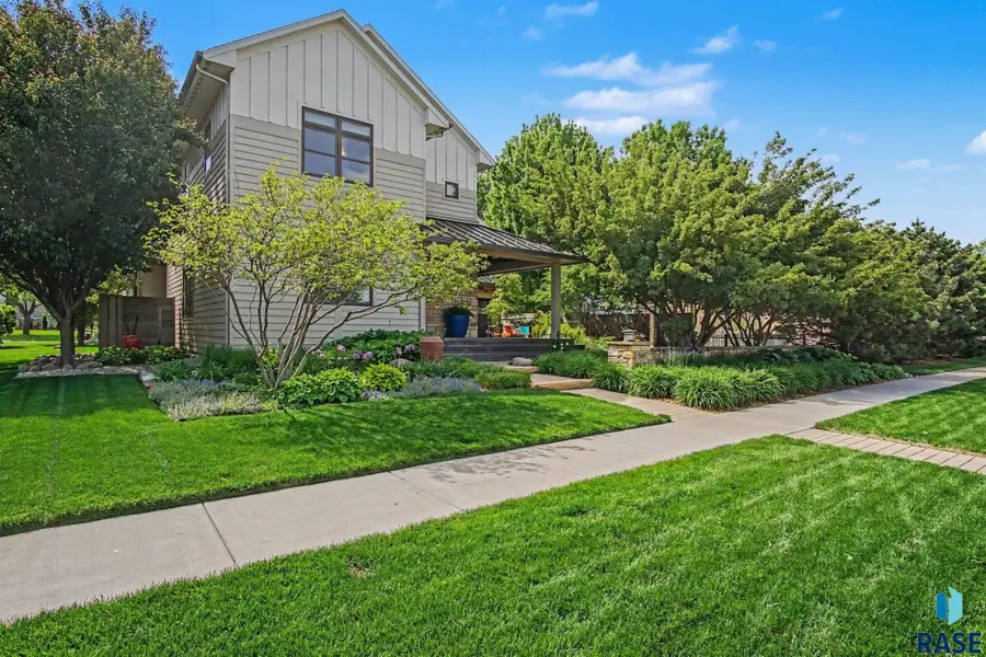 505 N Pasque Flower Trl, Brandon, SD 57005 - #3