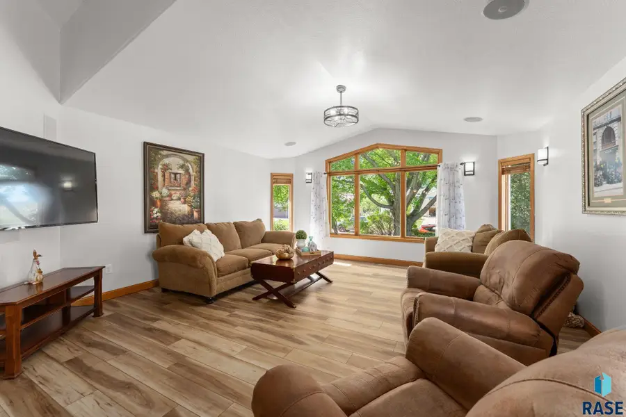 200 E 9th St, Crooks, SD 57020 - #3
