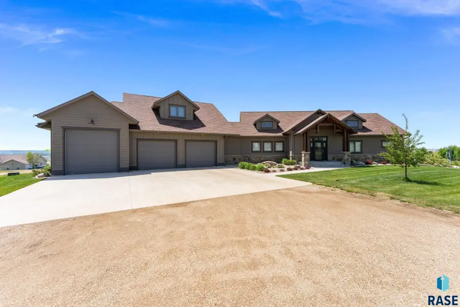 48290 Arrowhead Pl, Canton, SD 57013 - #2