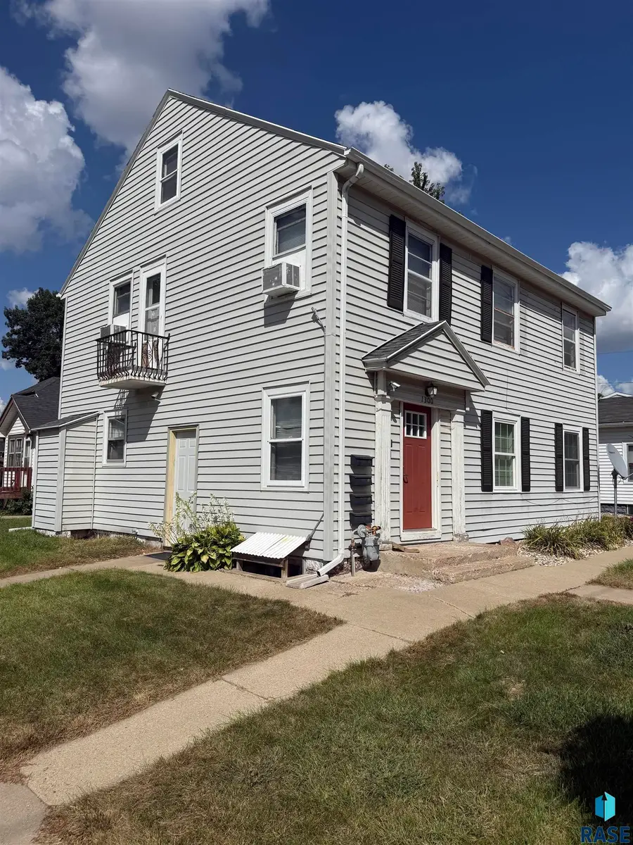 1300 E 6th St, Sioux Falls, SD 57106 - #3