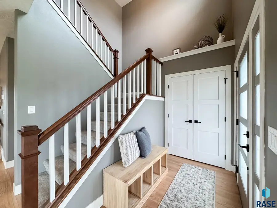 6913 E 37th St, Sioux Falls, SD 57110 - #3
