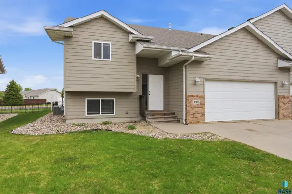 3606 W Hughes Pl, Sioux Falls, SD 57108