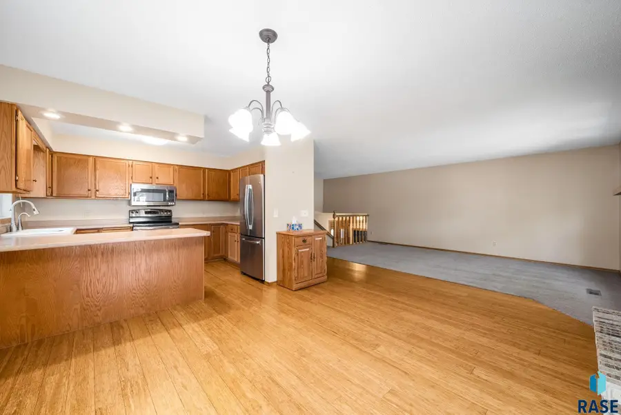4404 S Fireside Ave, Sioux Falls, SD 57103 - #3